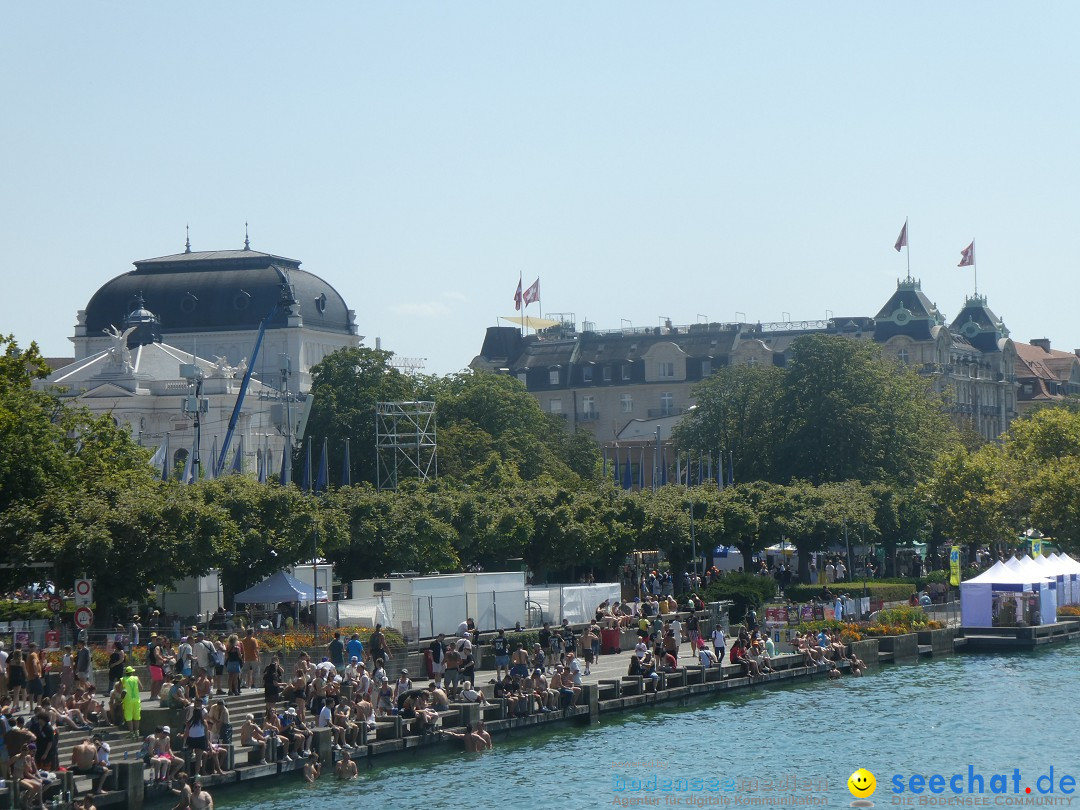 Streetparade 2025 - Live Love, Love Life: Zuerich, 09.08.2025
