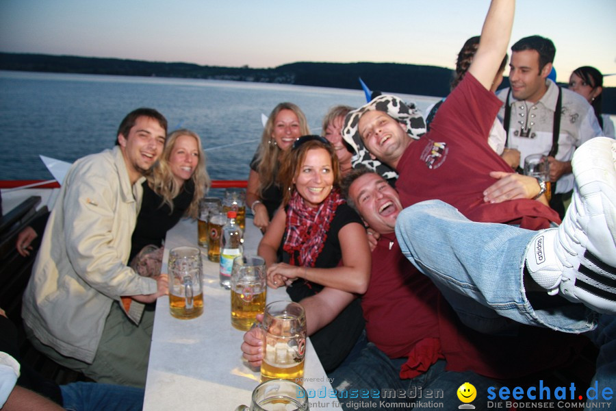 Wiesnboot-besser-fayern-als-die-Bayern-2010-Bodensee-Ueberlingen-110910-seechat_de-IMG_1076.JPG