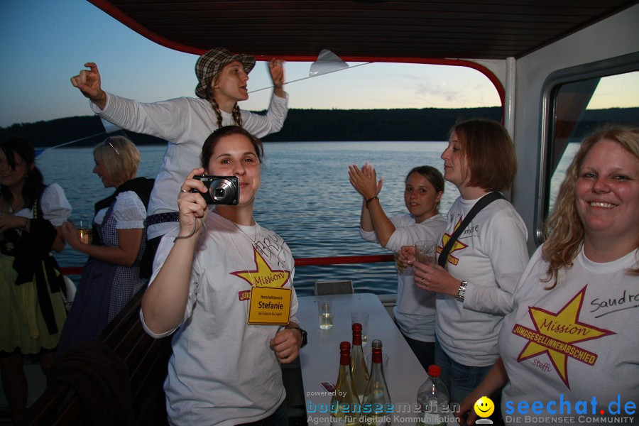 Wiesnboot-besser-fayern-als-die-Bayern-2010-Bodensee-Ueberlingen-110910-seechat_de-IMG_1090.JPG