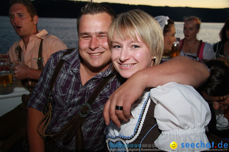 Wiesnboot-besser-fayern-als-die-Bayern-2010-Bodensee-Ueberlingen-110910-seechat_de-IMG_1116.JPG